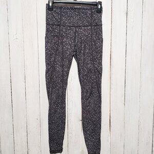 Athleta XS Leggings Salutation Stash Pocket Gray Print Athletic Athleisure